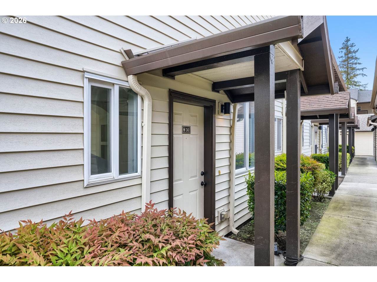 5264 121ST Ave - Photo 1