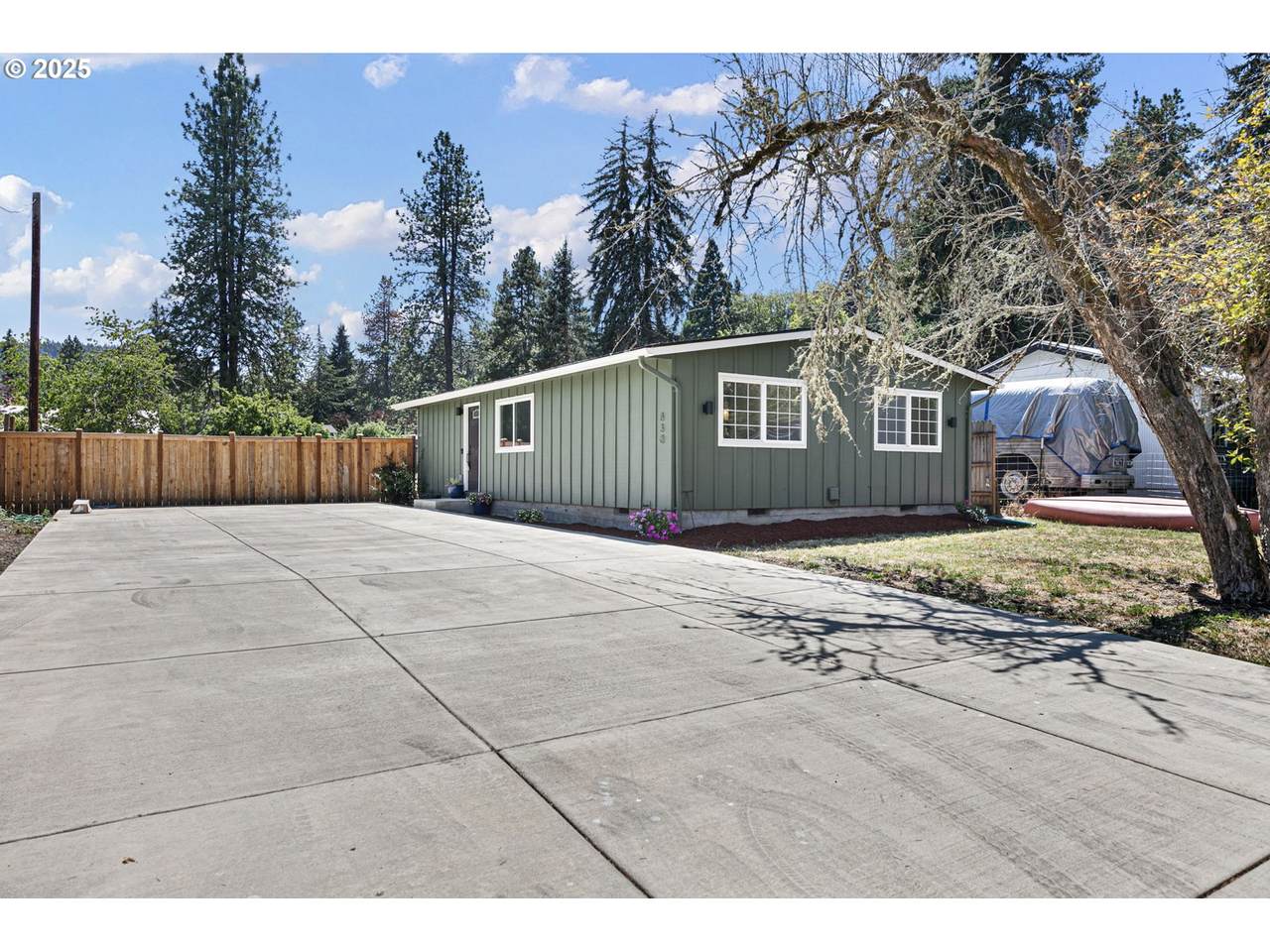 830 Larch St - Photo 1