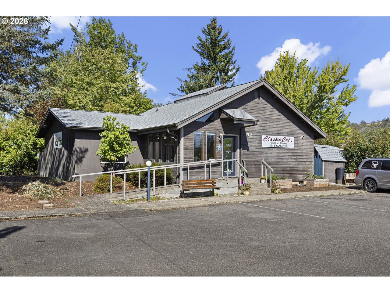 https://bt-photos.global.ssl.fastly.net/portland/1280_boomver_1_516518942-2.jpg