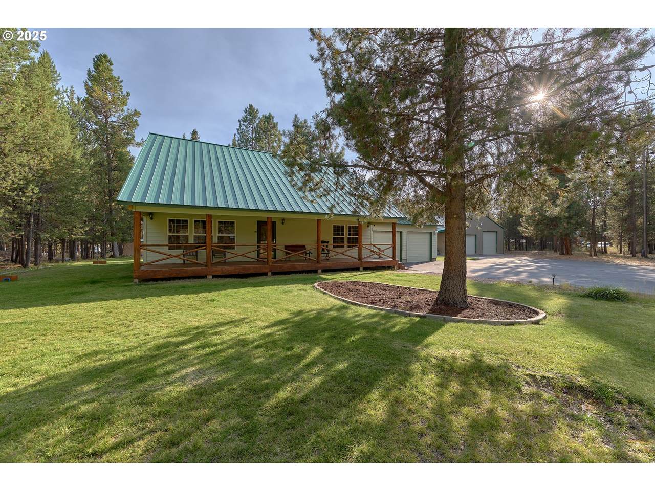 15715 Sparks Dr - Photo 1