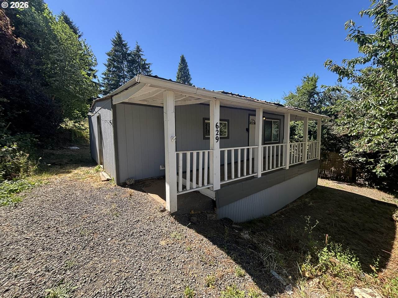 629 Charles St - Photo 1