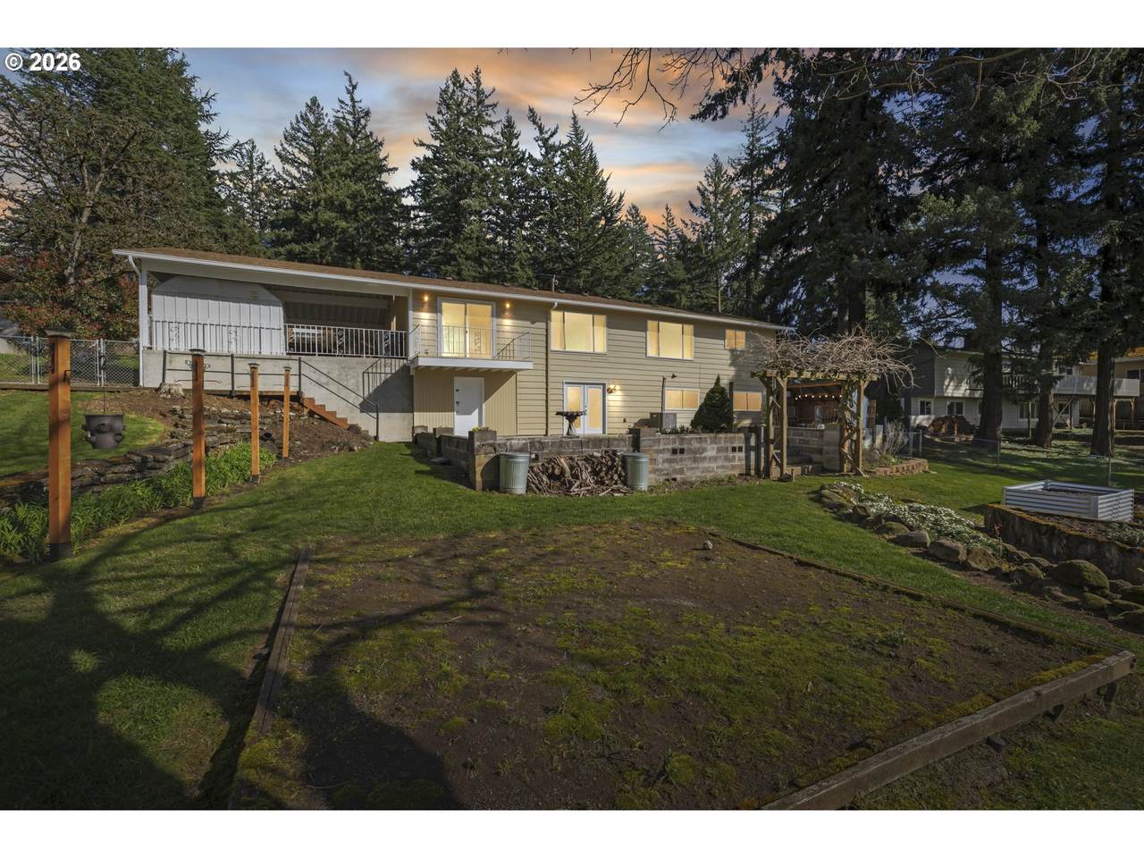 https://bt-photos.global.ssl.fastly.net/portland/1280_boomver_1_517955207-2.jpg