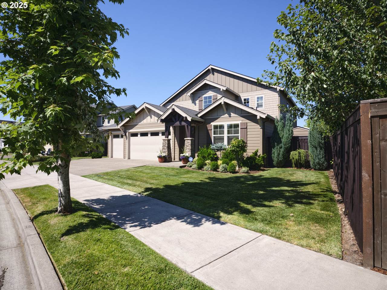 13908 55TH Ave - Photo 1