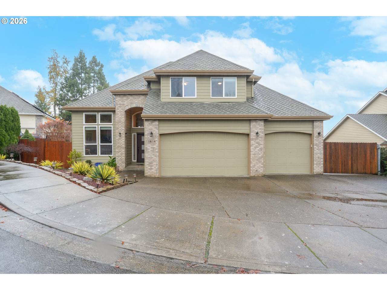 1654 Pelican Ct - Photo 1