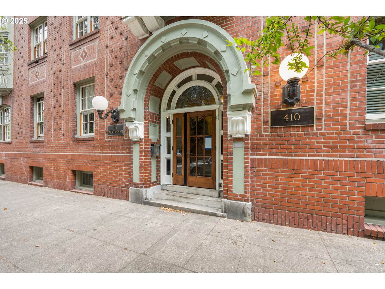 410 18TH Ave - Photo 1