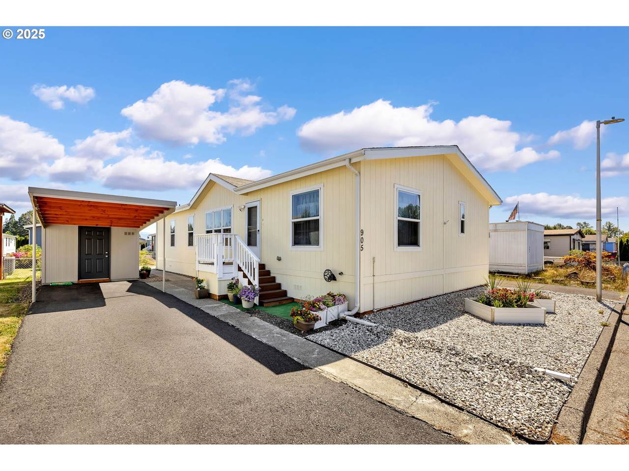 300 7TH Ave - Photo 1