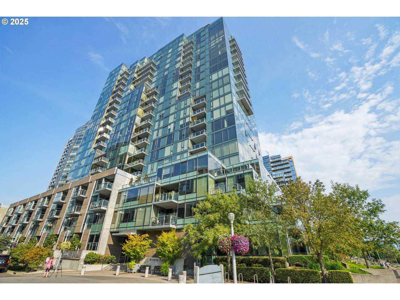 841 Gaines St - Photo 1