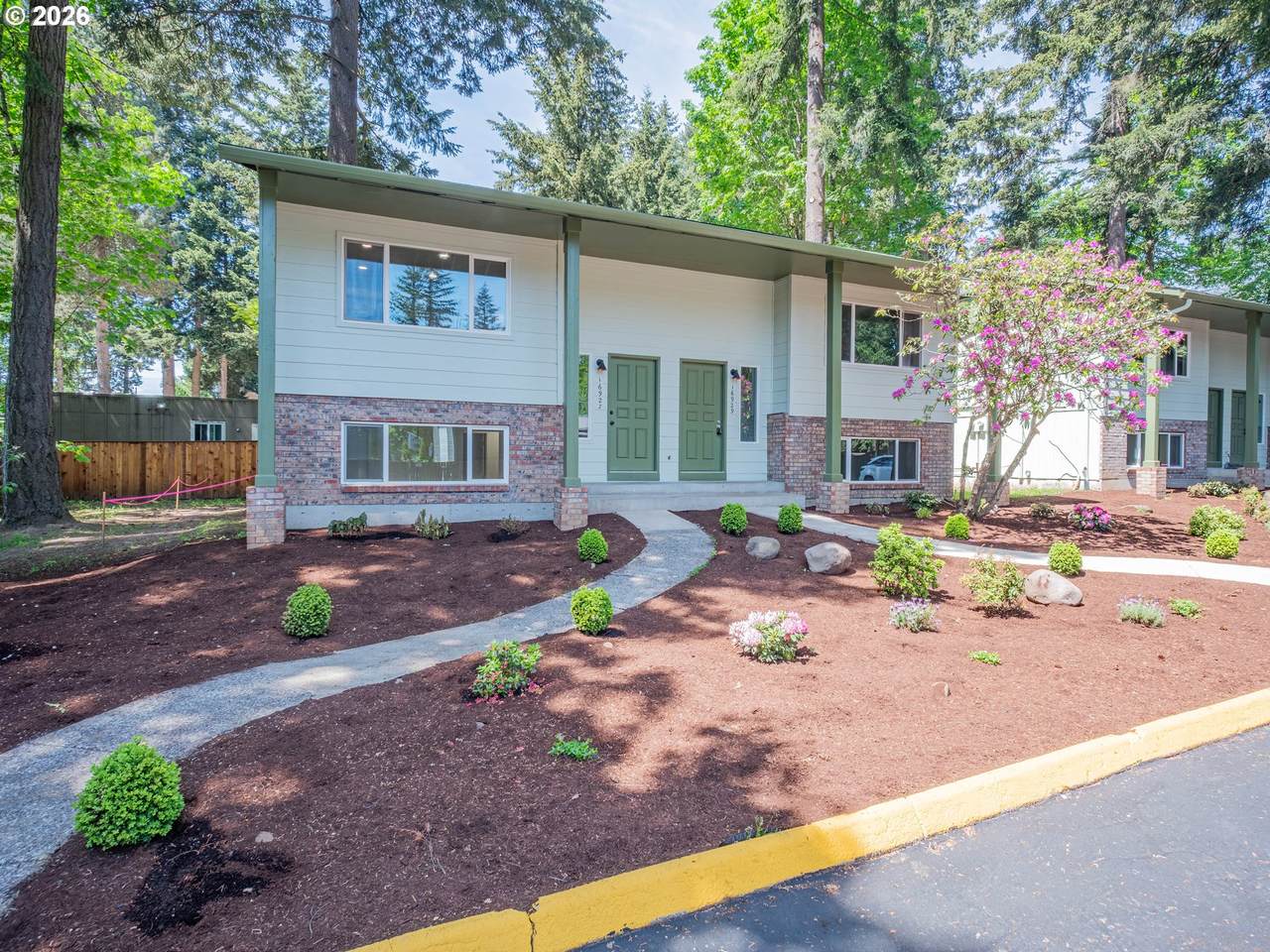 16927 Glisan St - Photo 1