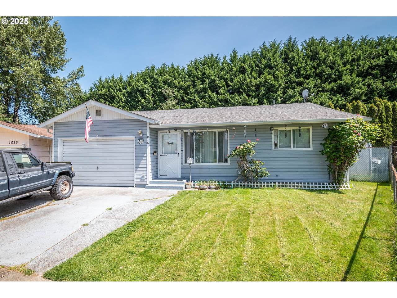 1016 Oak St - Photo 1