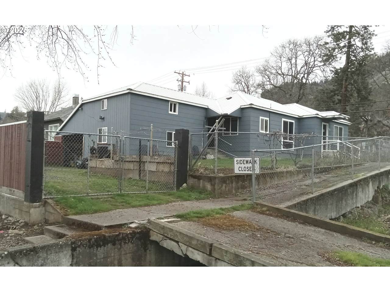 113 Walnut St - Photo 1