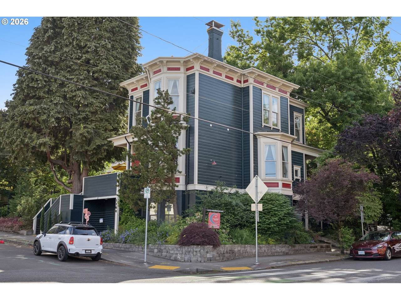 1708 Columbia St - Photo 1