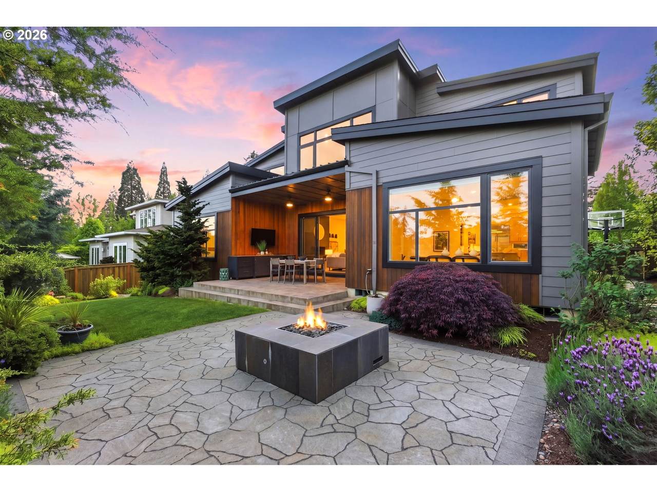 https://bt-photos.global.ssl.fastly.net/portland/1280_boomver_1_530941742-2.jpg