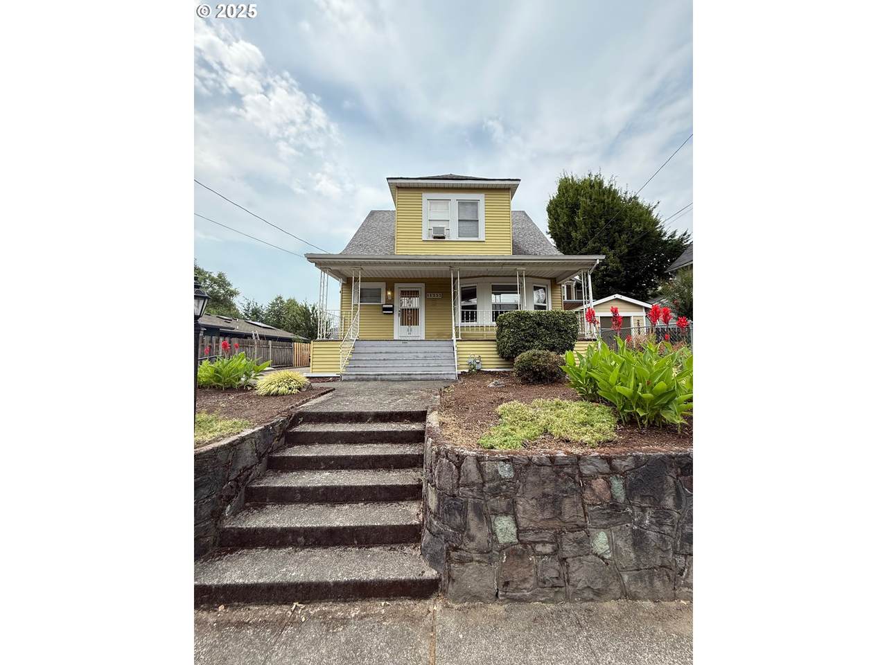 2535 32nd Ave - Photo 1