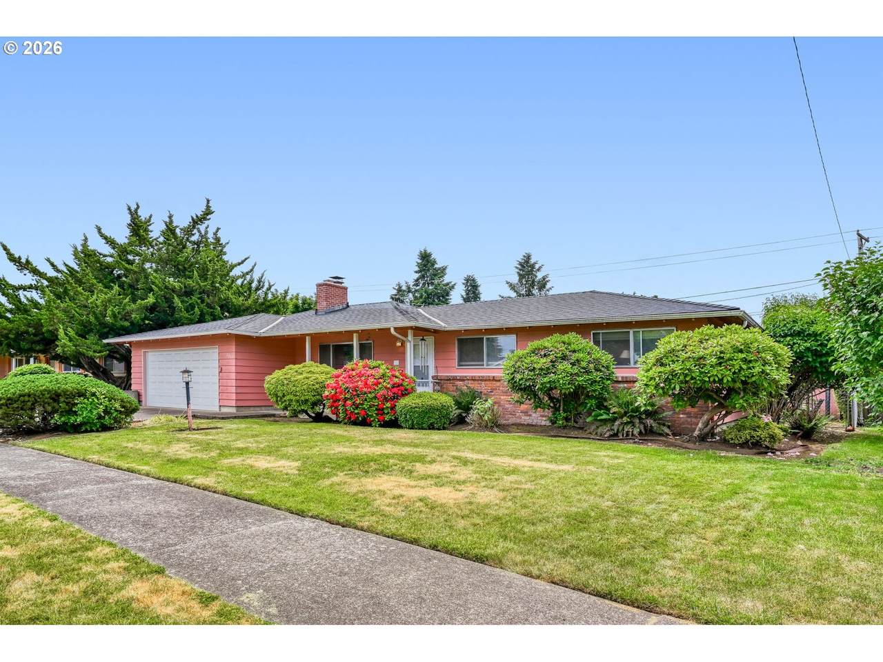 2562 Dover Dr - Photo 1
