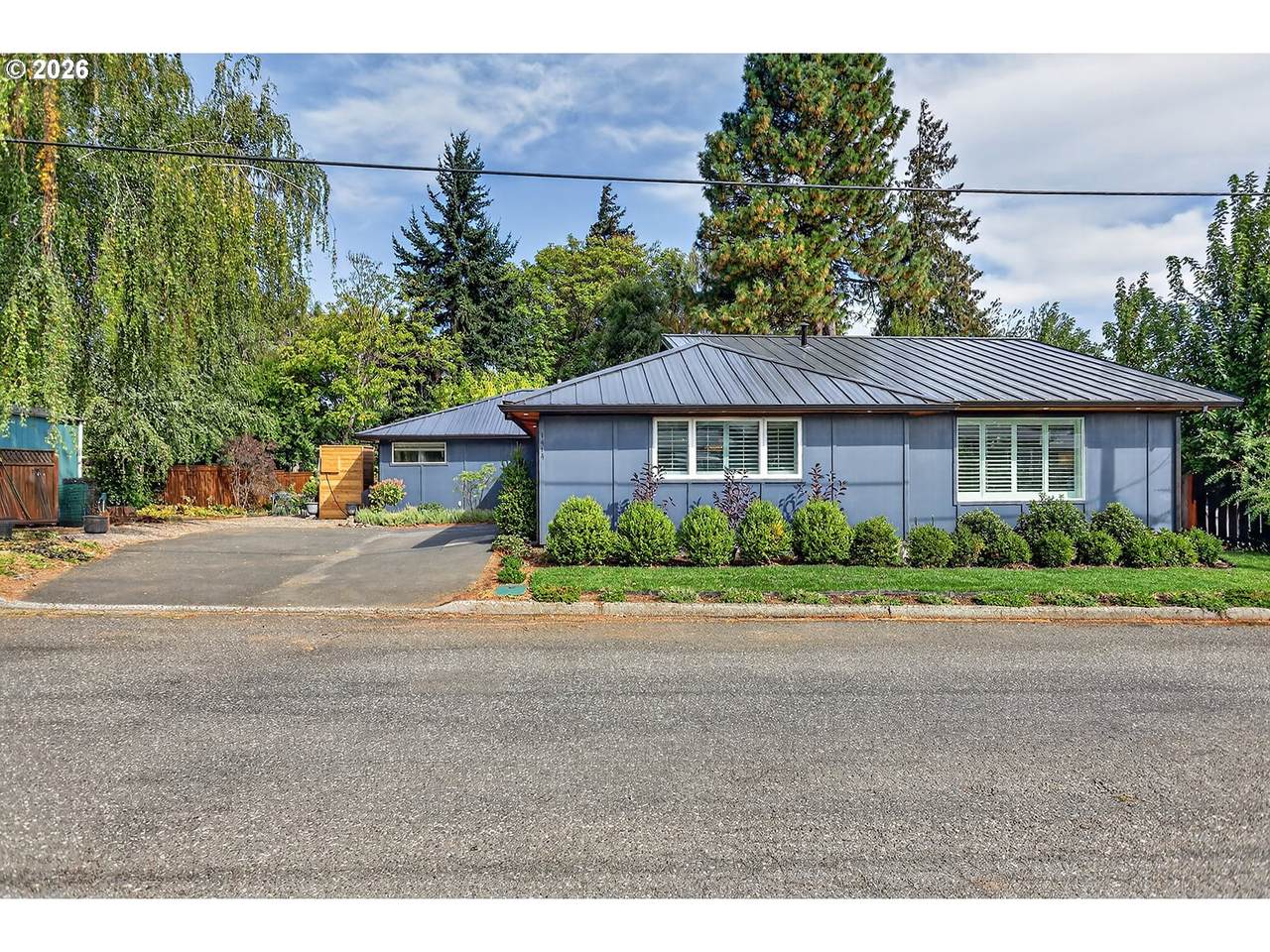 https://bt-photos.global.ssl.fastly.net/portland/1280_boomver_1_535384553-2.jpg