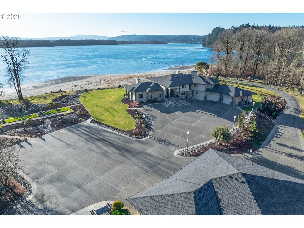 266 Columbia Point Rd - Photo 1