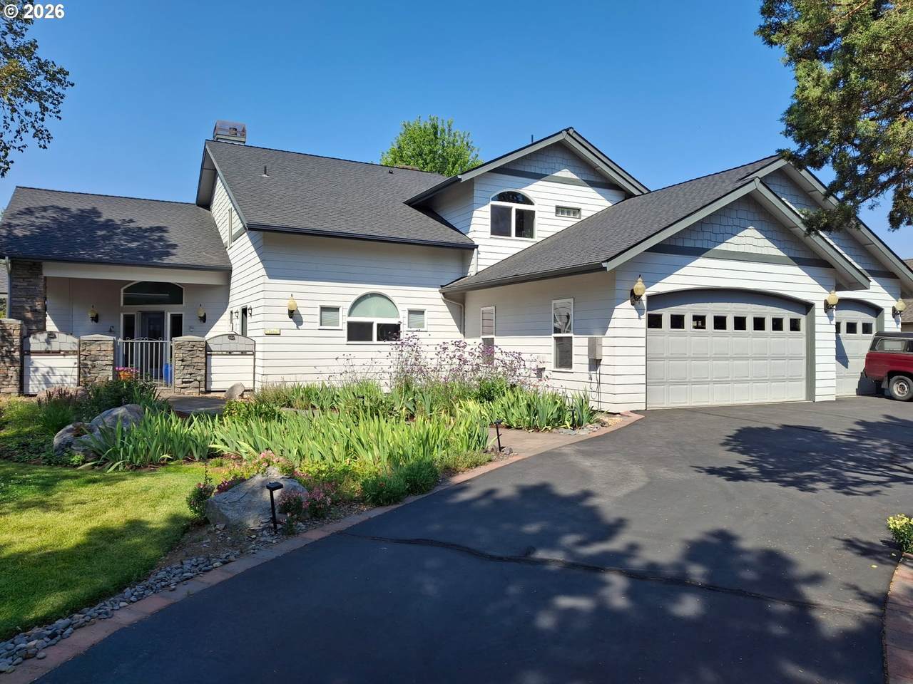 2565 Thrush Ct - Photo 1