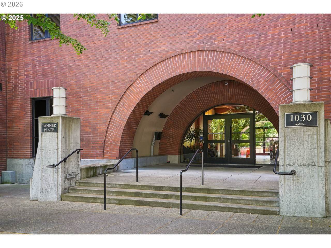 726 11TH Ave - Photo 1