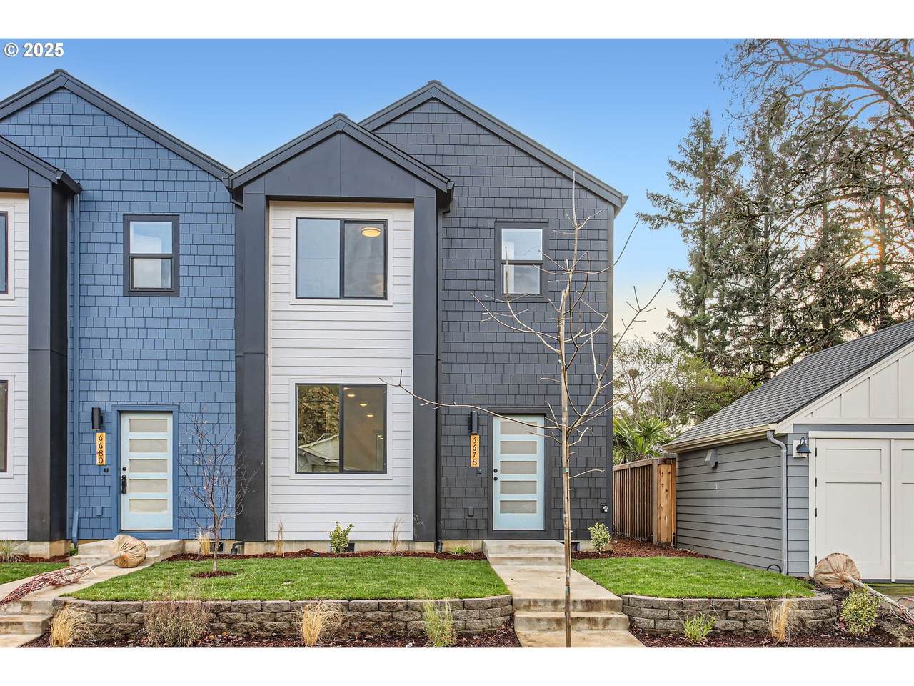 6678 Clinton St - Photo 1