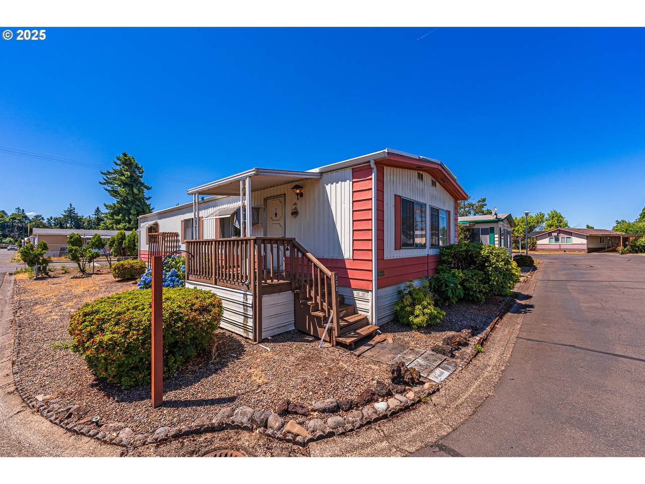 5335 Main St - Photo 1