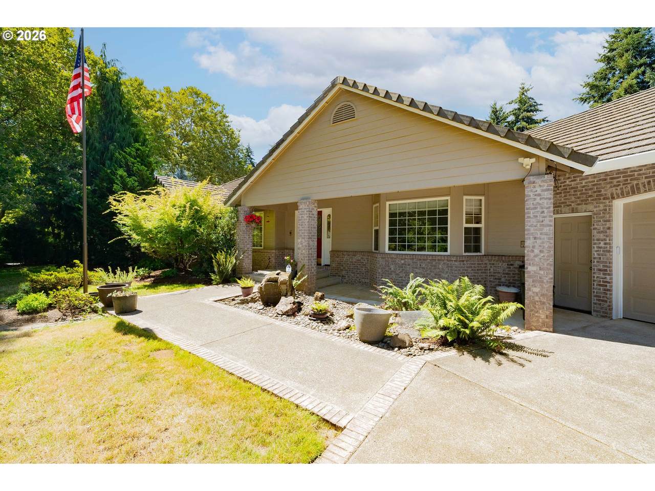 https://bt-photos.global.ssl.fastly.net/portland/1280_boomver_1_541115189-2.jpg