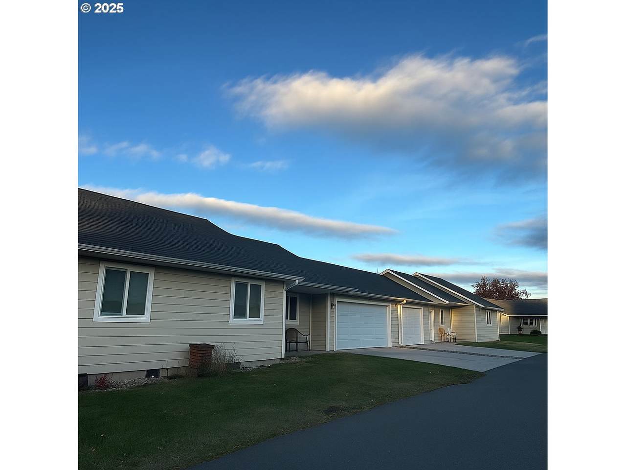 3060 Elm St - Photo 1