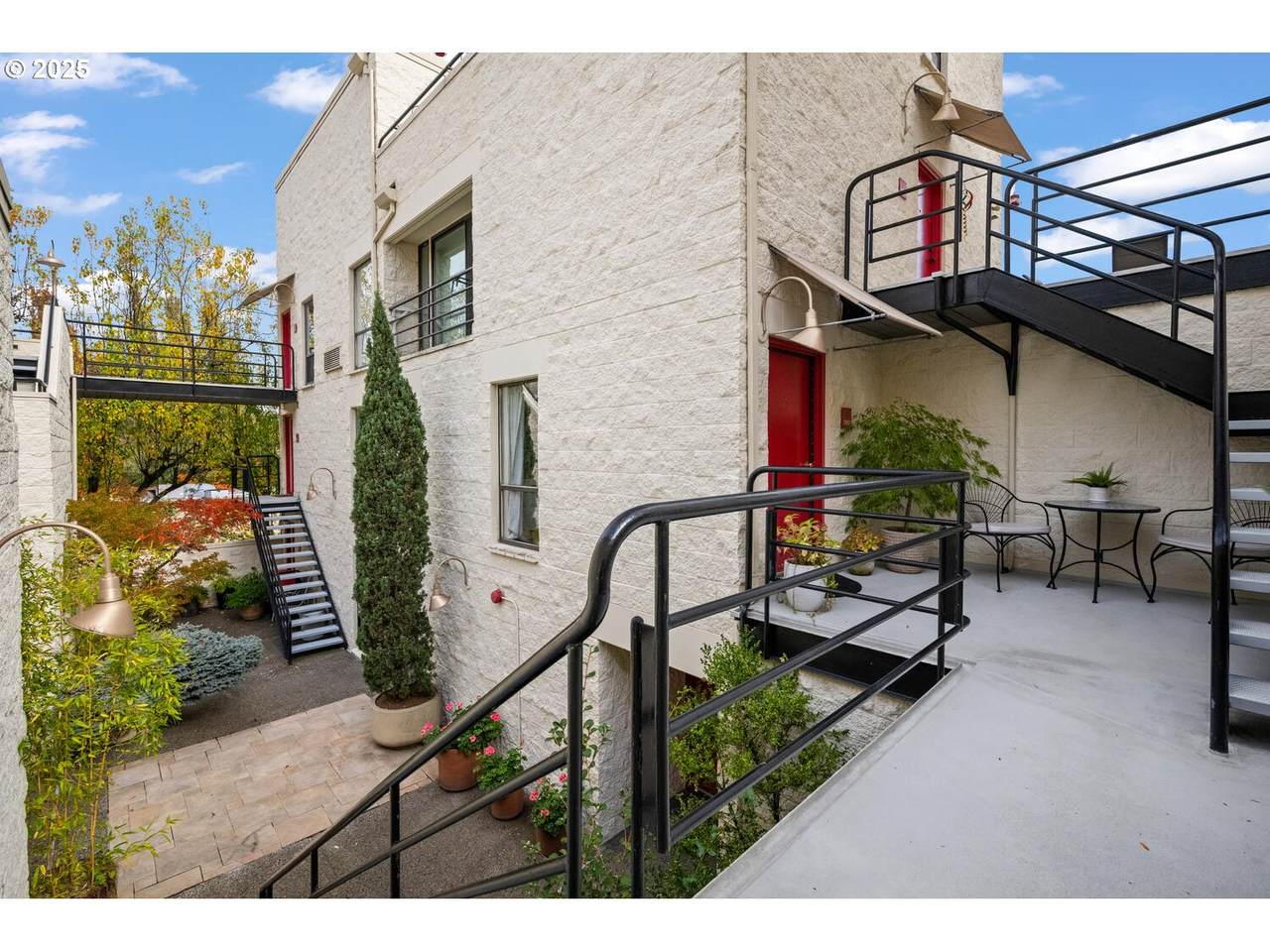 1907 Hoyt St - Photo 1