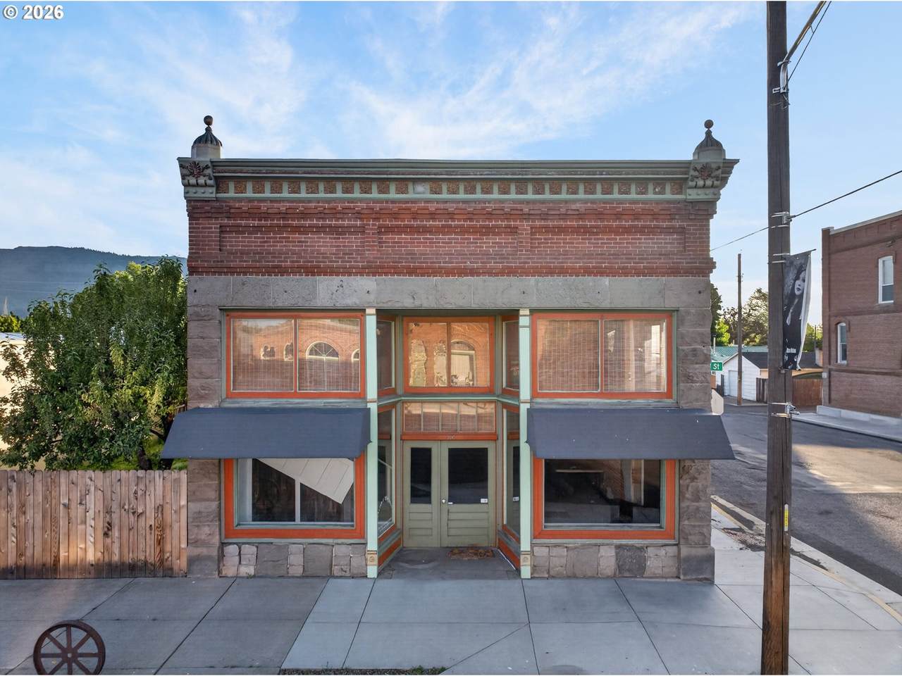 306 Main St - Photo 1
