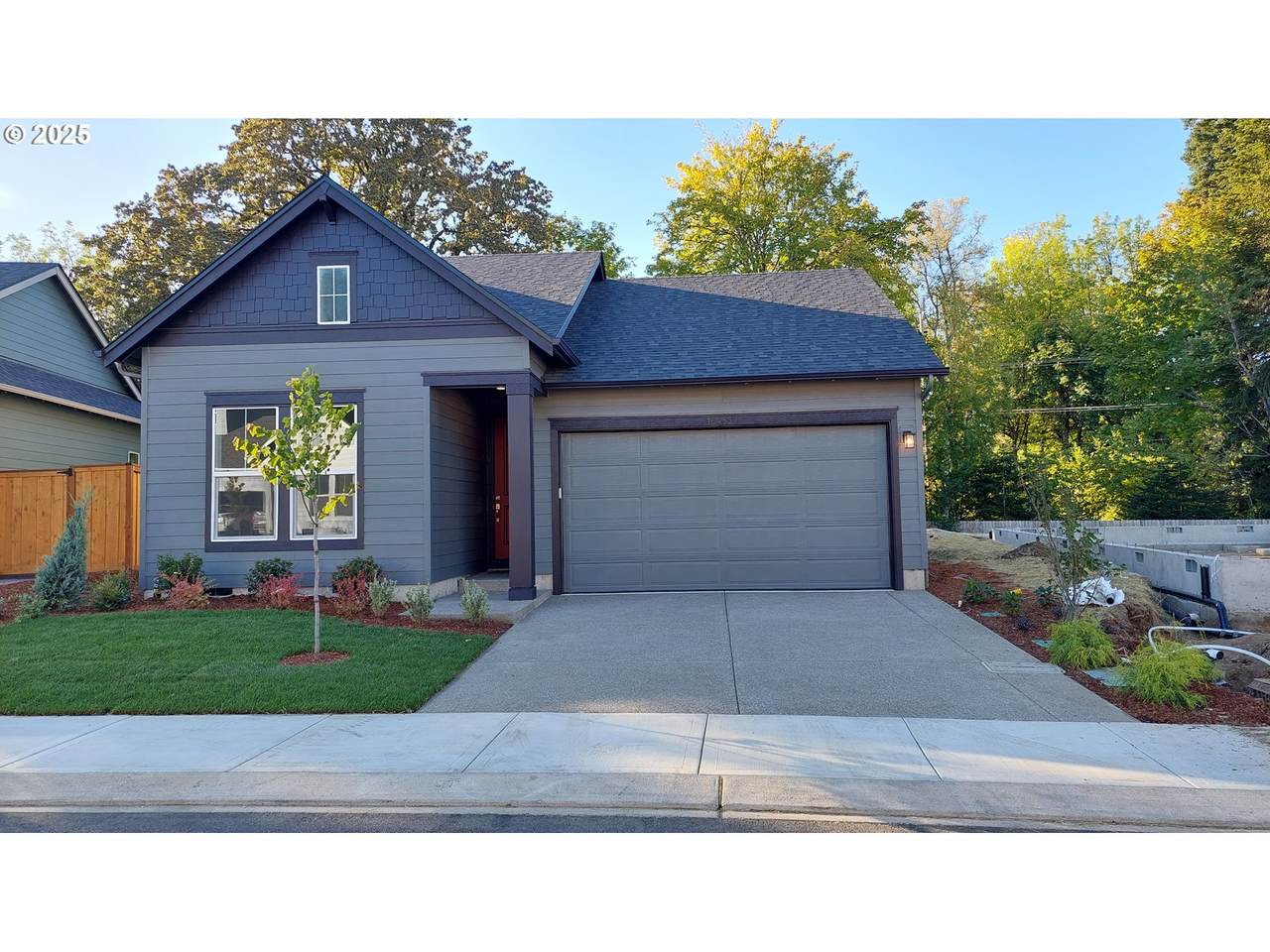 16485 Cambridge Ln - Photo 1