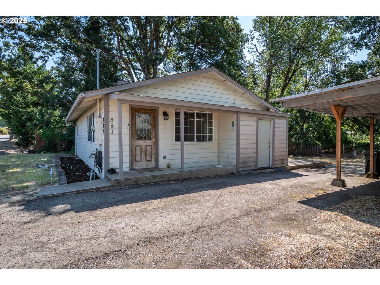 881 Newton Creek Dr - Photo 1