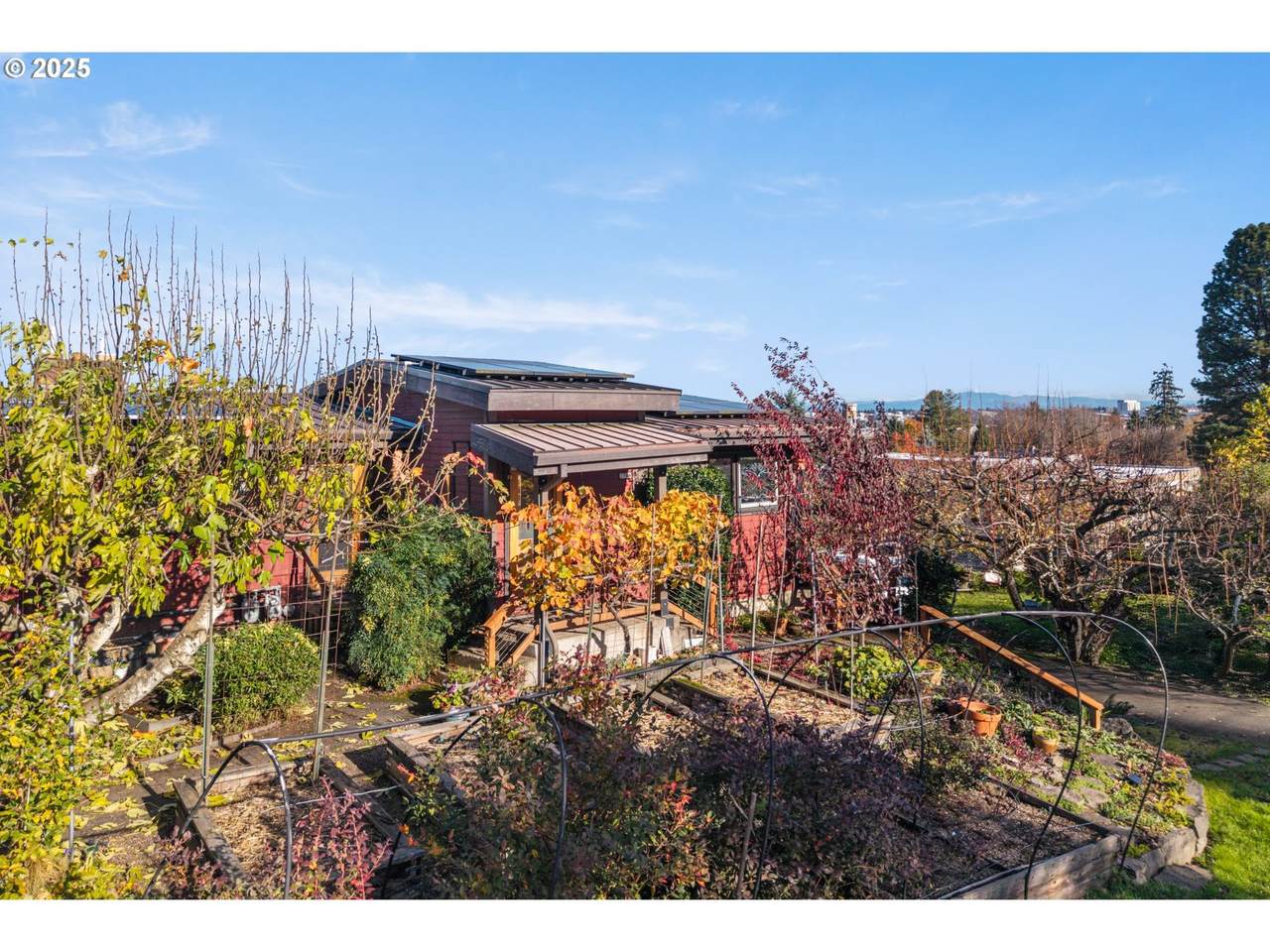 2705 Pettygrove St - Photo 1