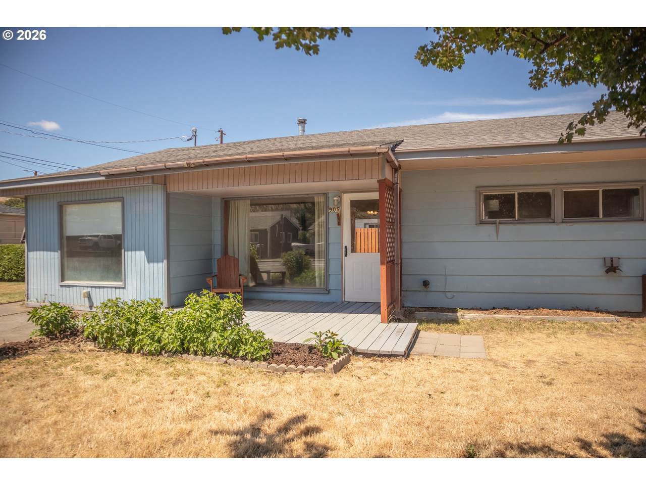 905 Chenoweth Loop - Photo 1