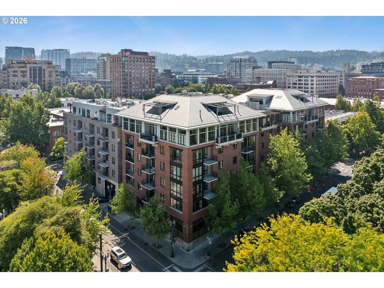 1030 Johnson St - Photo 1