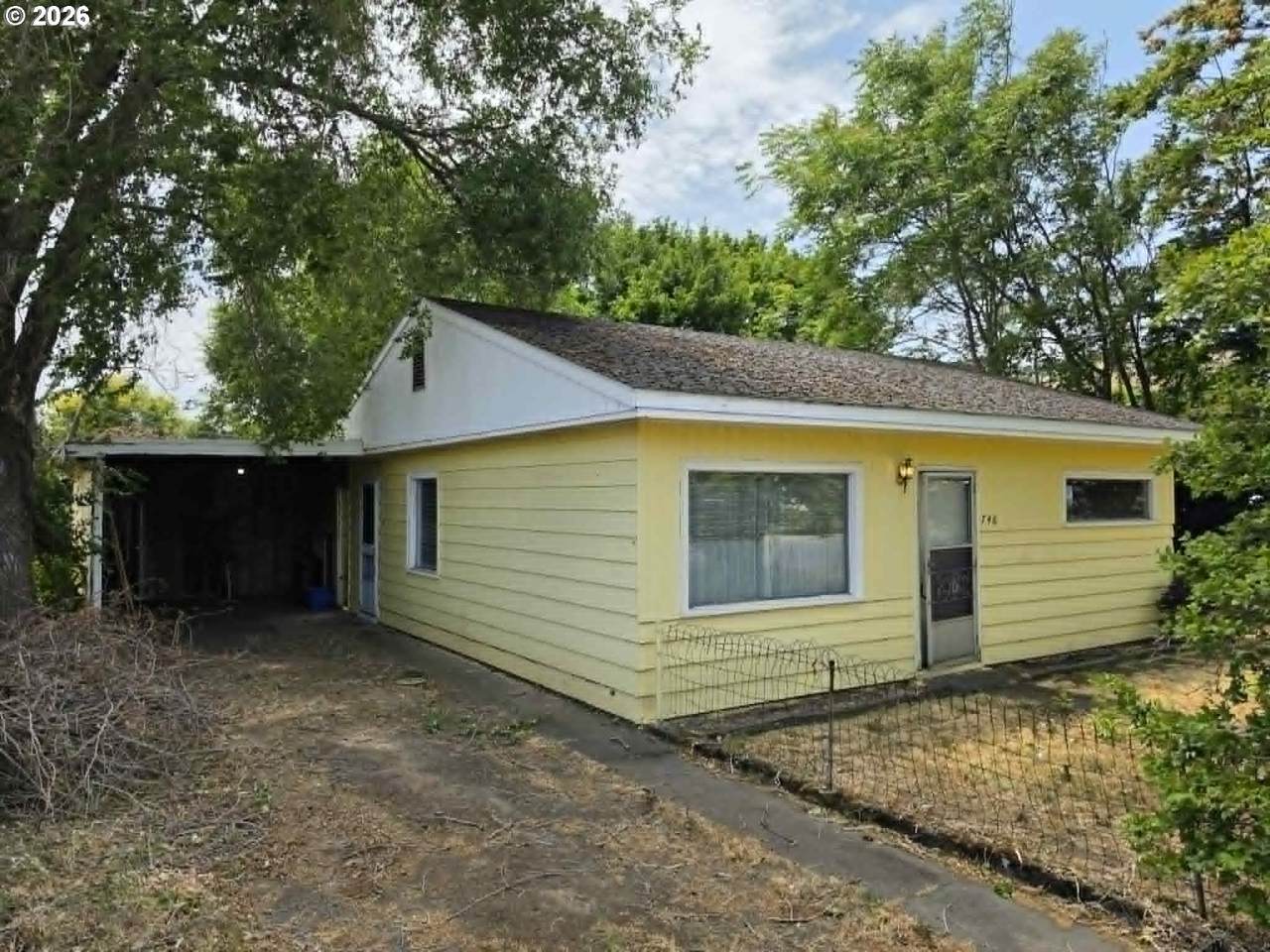 746 Lee St - Photo 1