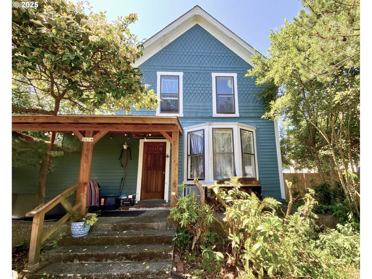 2416 Oregon Ave - Photo 1