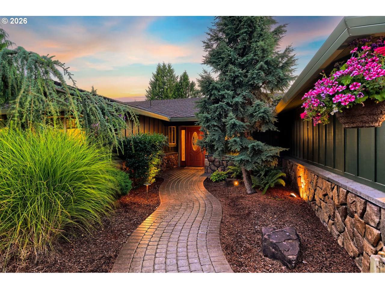 https://bt-photos.global.ssl.fastly.net/portland/1280_boomver_1_551906259-2.jpg