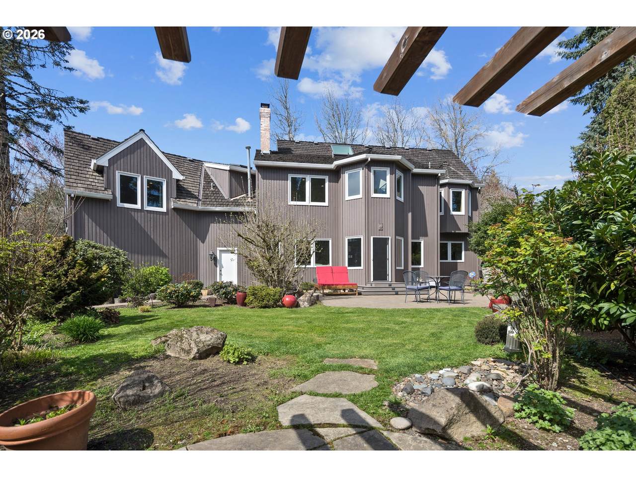 https://bt-photos.global.ssl.fastly.net/portland/1280_boomver_1_552325595-2.jpg