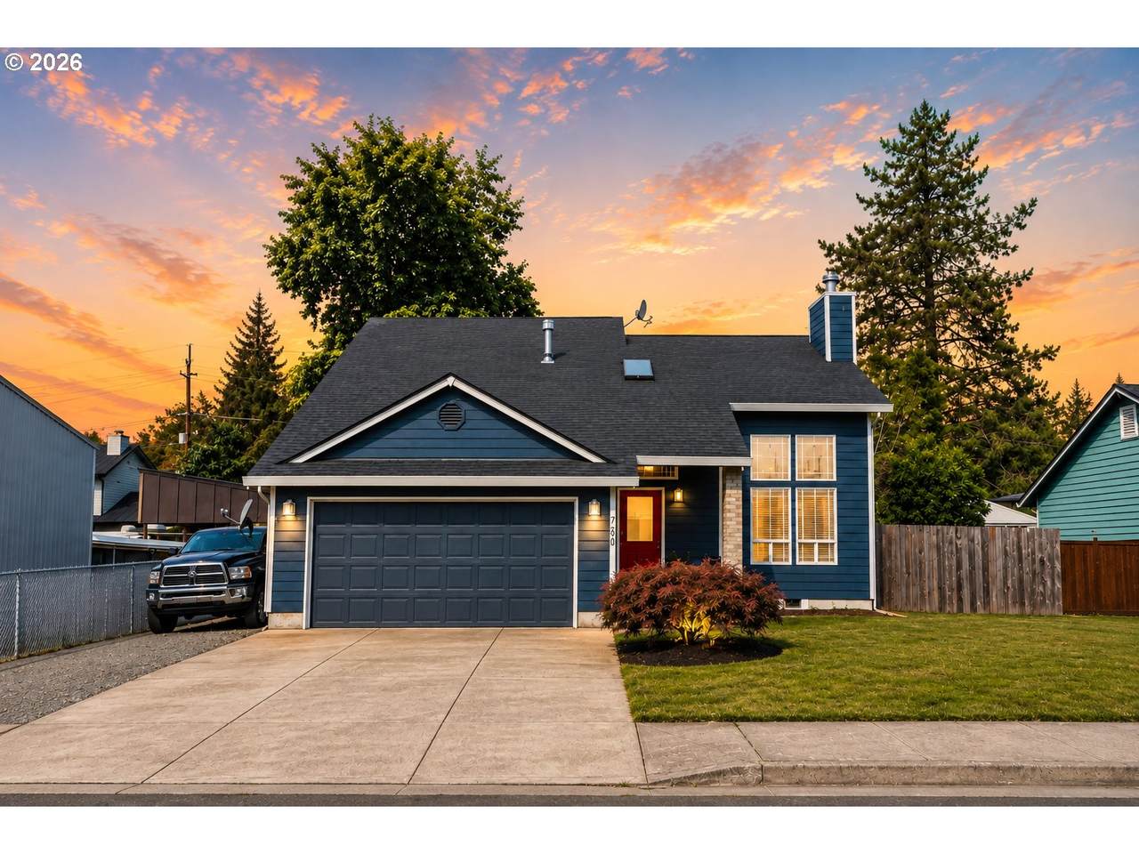 760 Justin St - Photo 1