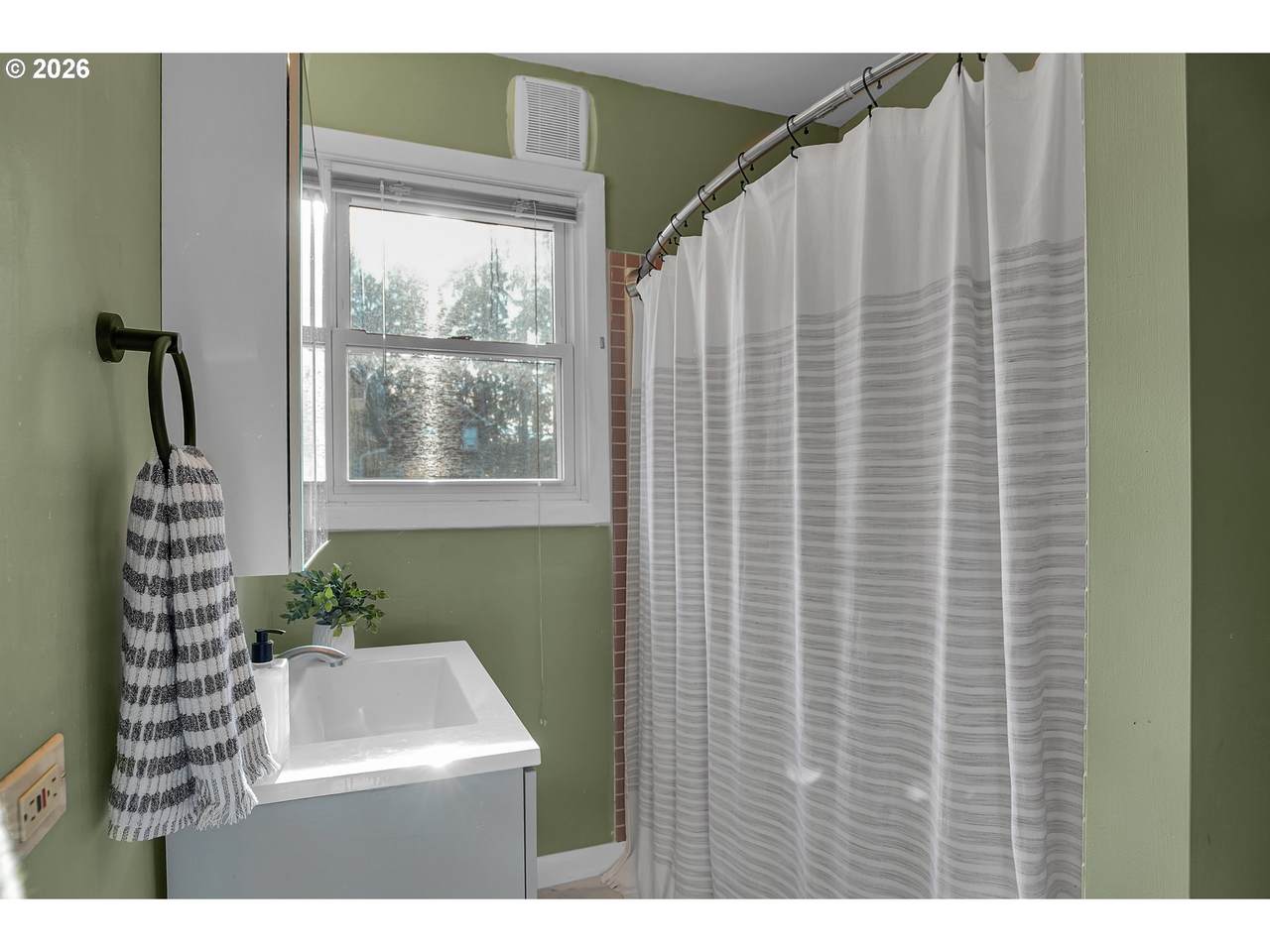 https://bt-photos.global.ssl.fastly.net/portland/1280_boomver_1_553213523-2.jpg