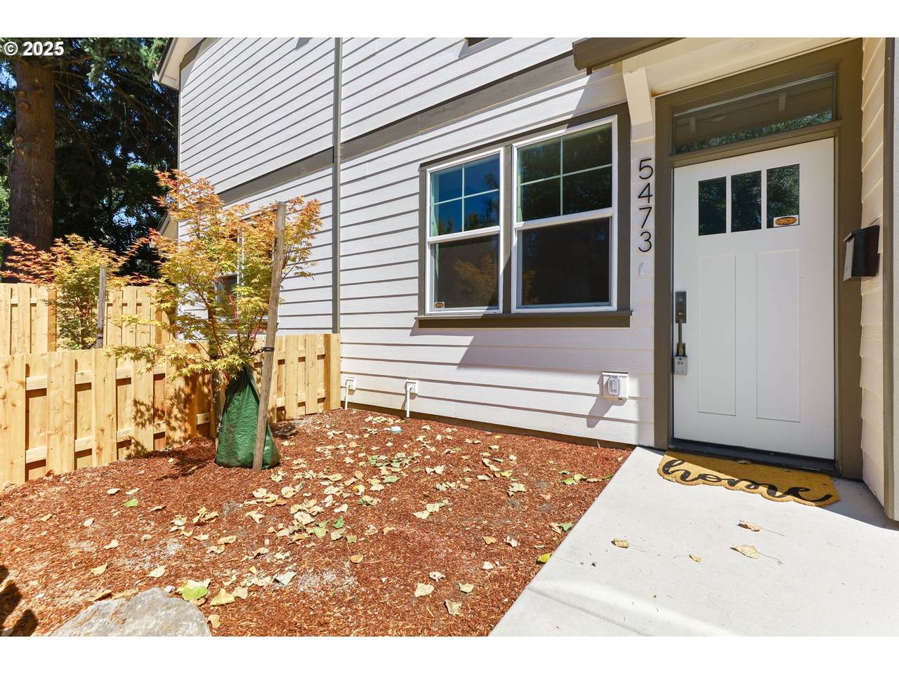 5473 Fessenden St - Photo 1