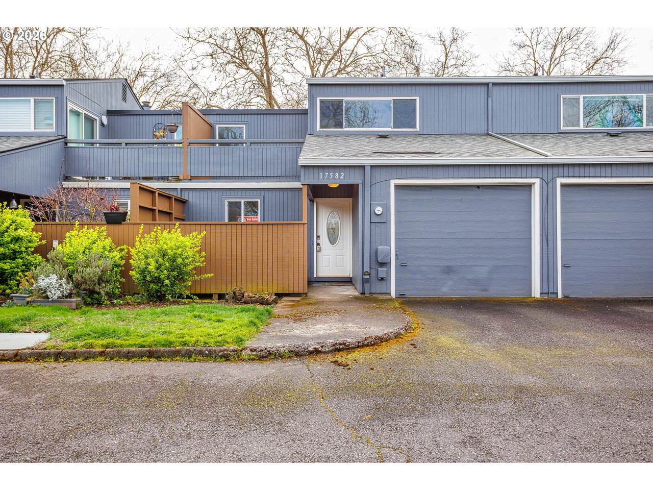 17582 Rolling Hill Ln - Photo 1