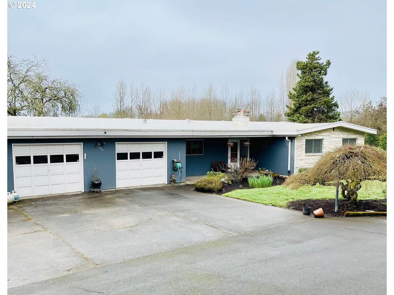 1520 Main St - Photo 1