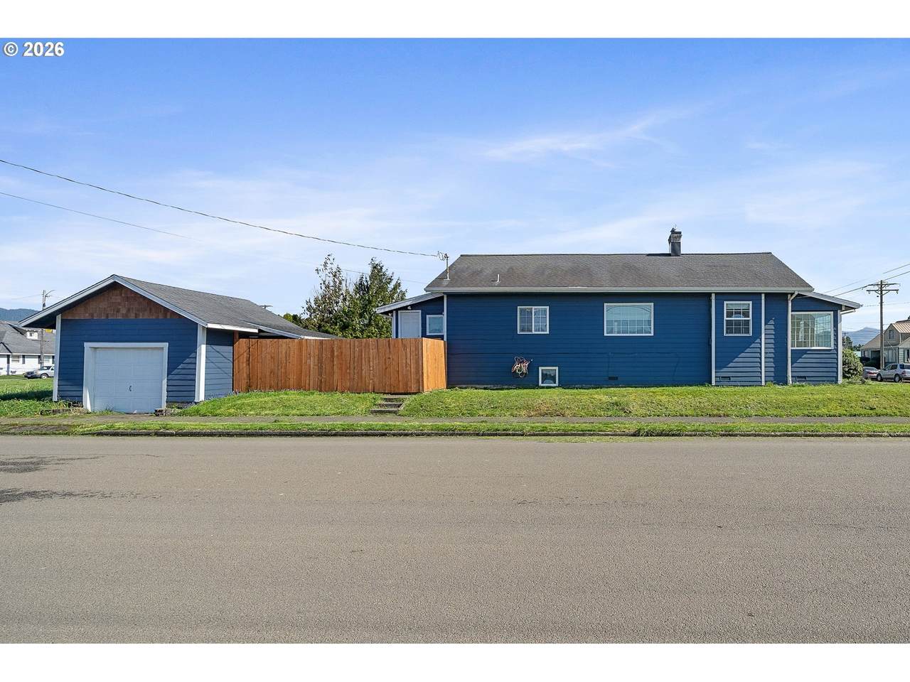 1802 8TH St - Photo 1