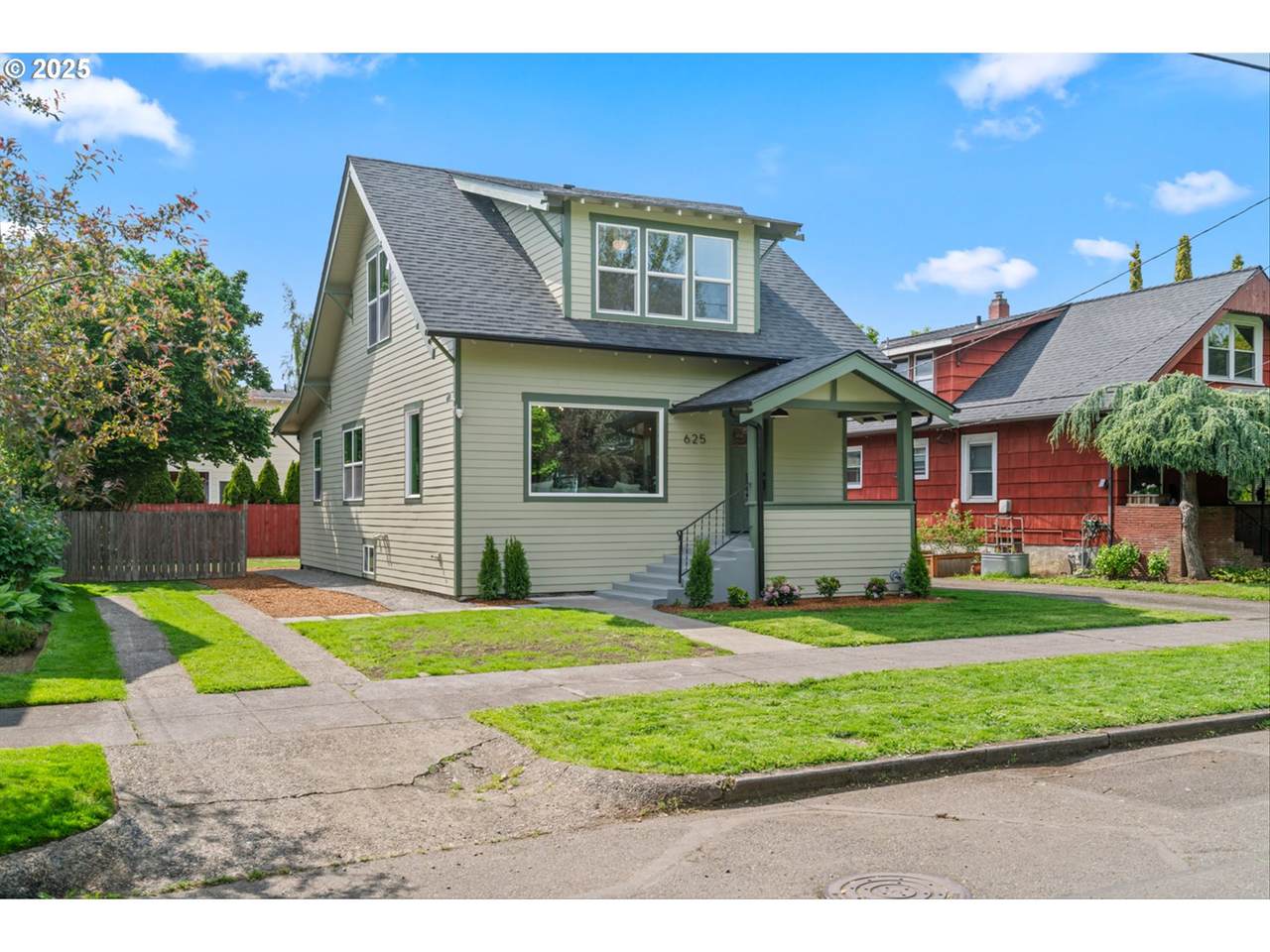625 69TH Ave - Photo 1