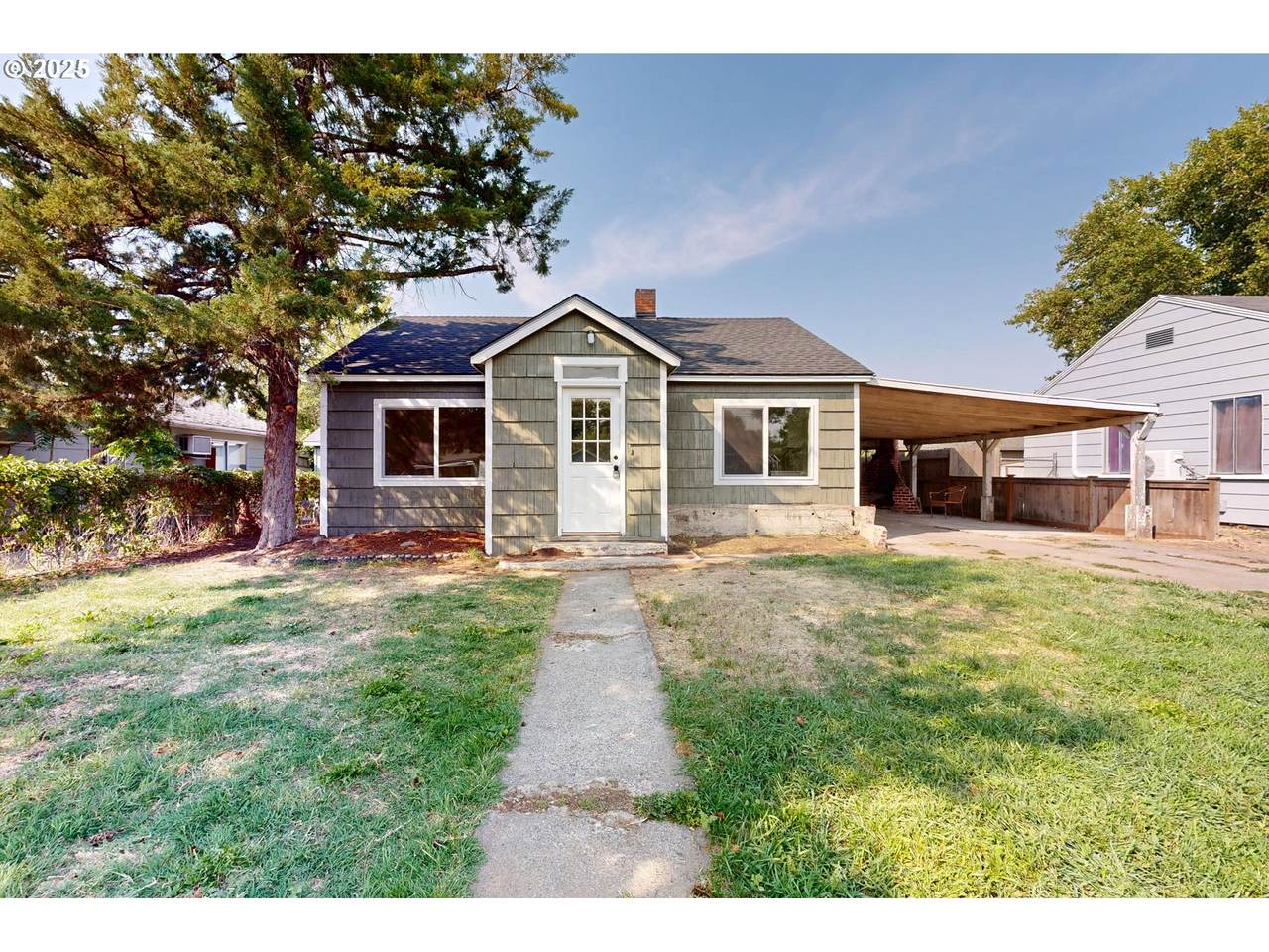 326 6TH Ave - Photo 1