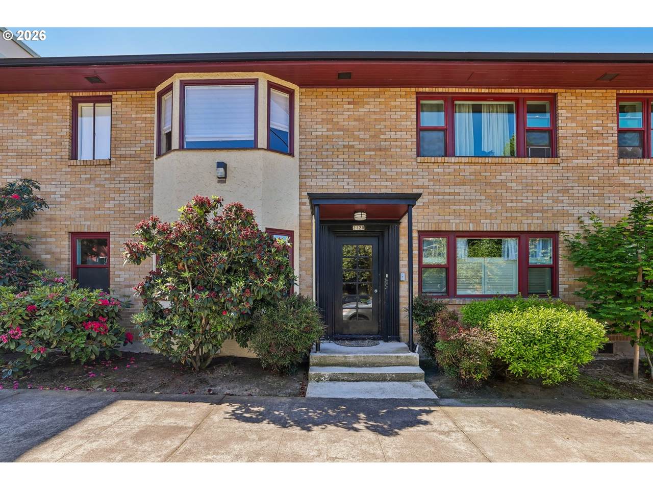 2120 Halsey St - Photo 1