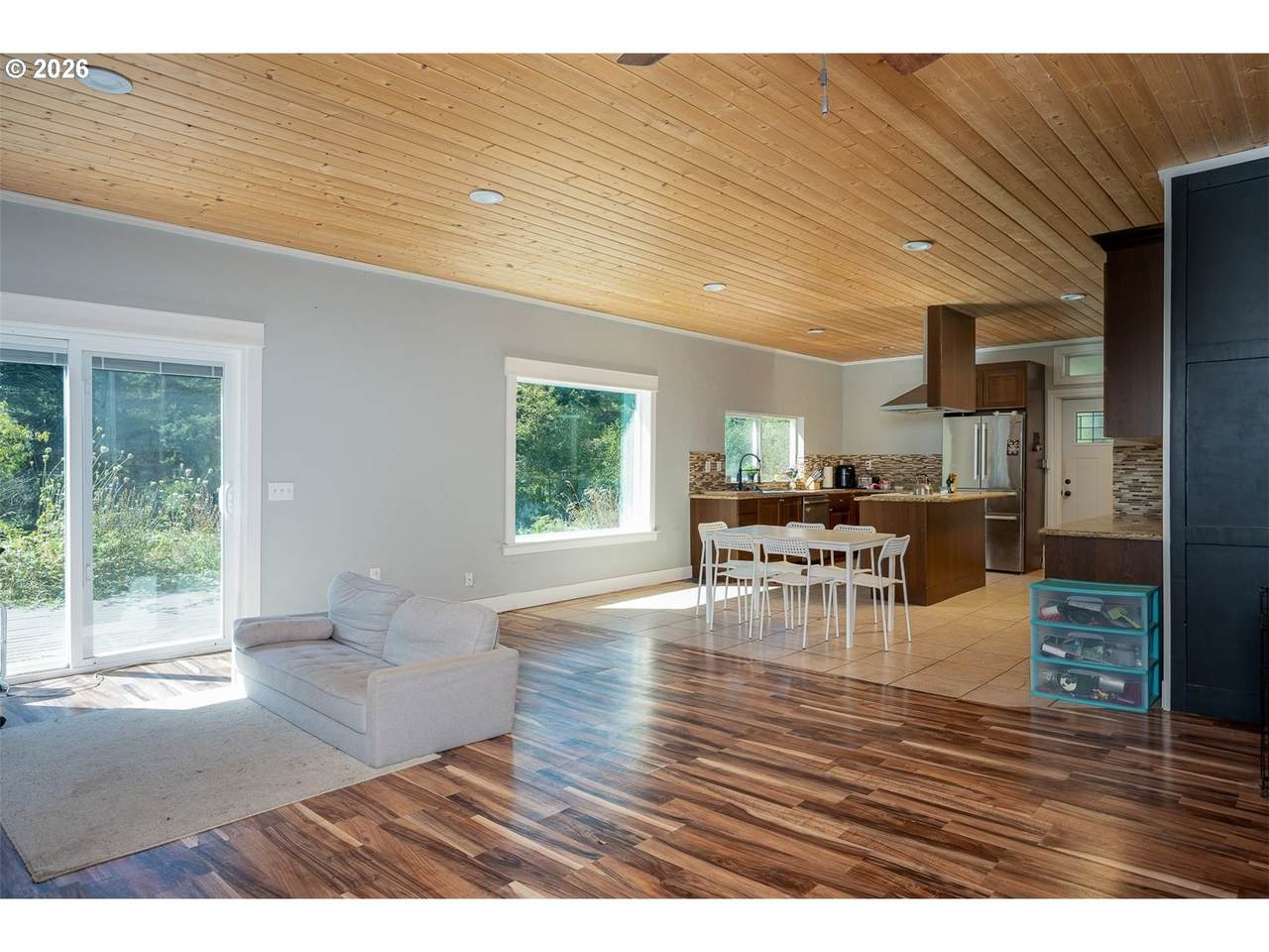 https://bt-photos.global.ssl.fastly.net/portland/1280_boomver_1_562383158-2.jpg