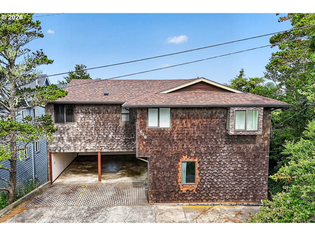 646 11TH St - Photo 1