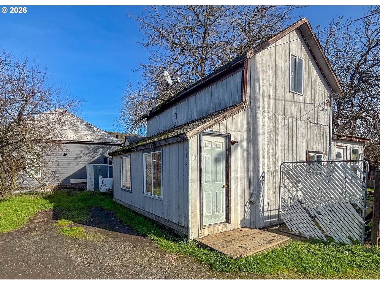 413 Nash St - Photo 1