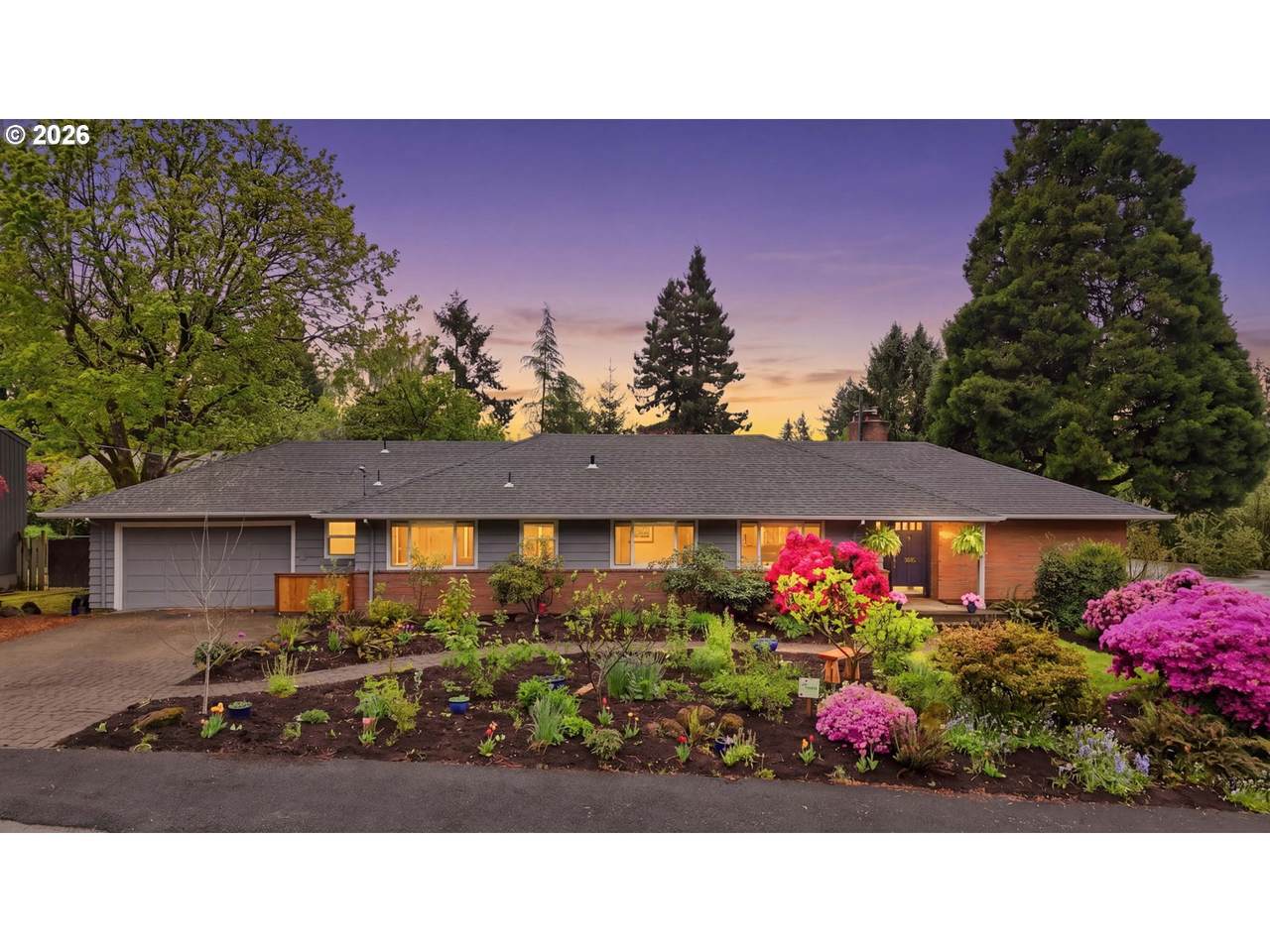 https://bt-photos.global.ssl.fastly.net/portland/1280_boomver_1_565272114-2.jpg
